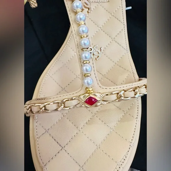 SOLD! CHANEL 22P BEIGE LAMBSKIN JEWELRY CHARMS SANDALS - Picture 6 of 8